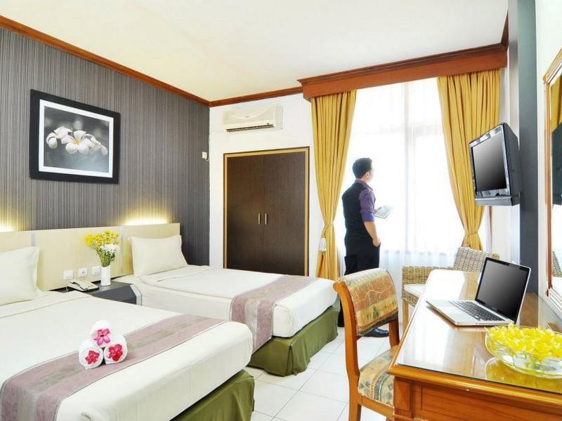 Hotel Cirebon Plaza Exterior foto